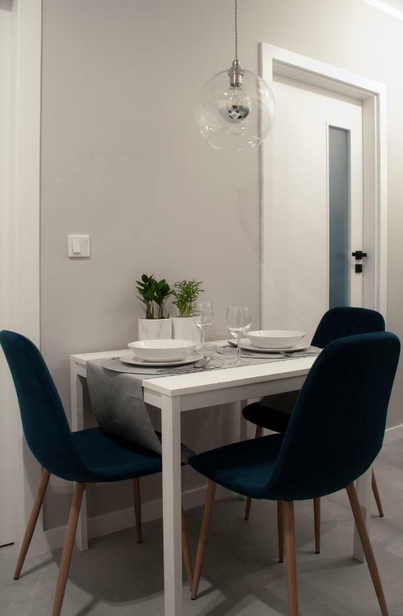 Navyblue Apartment Cracow Free Parking Tv Krakow Exterior photo